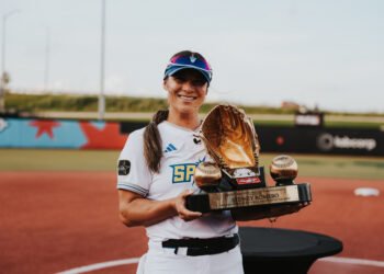 Sydney Romero Rawlings Gold Glove Award